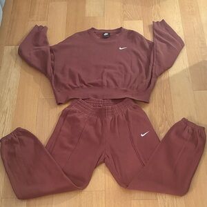 Nike Brown Sweatshirt and Joggers Set